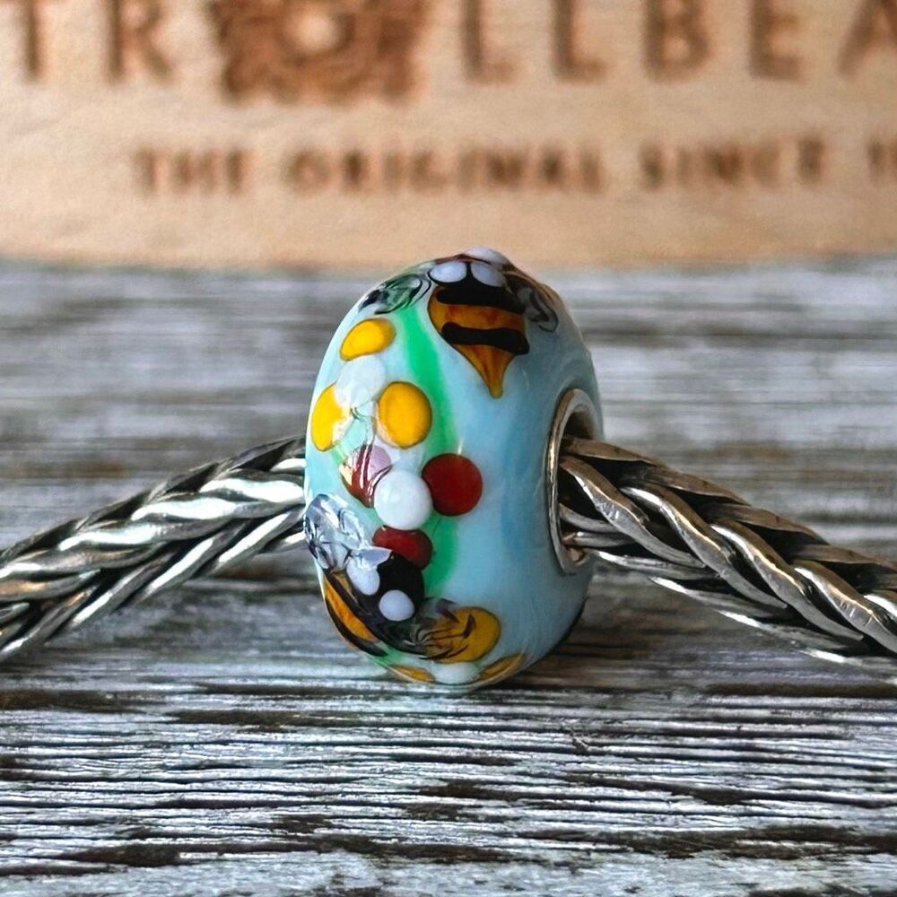 TROLLBEADS Event Bumblebee & Flowers Unique LAA Textured Blue Red Yellow White